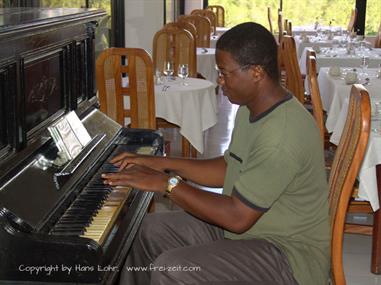 2004 Cuba, Chivirico, Hotel Brisas Sierra Mar, DSC01350 B_B720